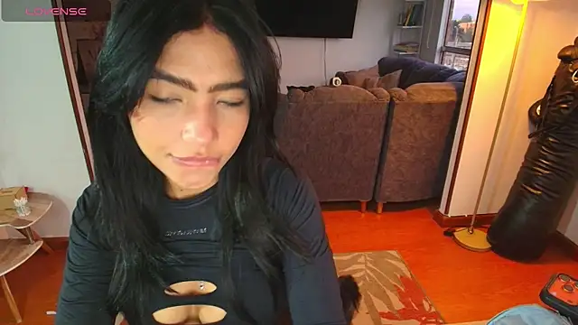 samy jonnes  online show from April 20, 11:06 pm