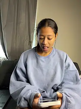 VanessaBling online show from December 18, 4:06 pm