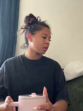 VanessaBling online show from March 4, 9:10 pm