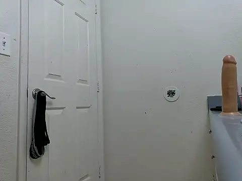 Snapshot of Fuckmyassg00d chatting on January 28, 11:38 am Fuckmyassg00d online show from January 28, 11:38 am