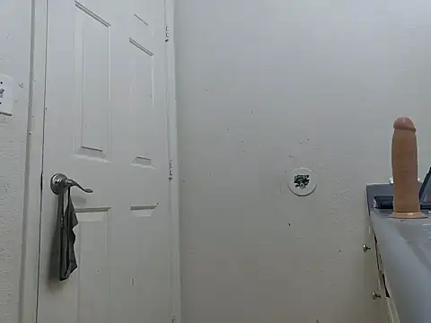 Snapshot of Fuckmyassg00d chatting on October 1, 8:37 pm Fuckmyassg00d online show from October 1, 8:37 pm