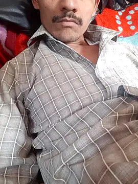 Snapshot of Burhade-- chatting on December 15, 6:39 am Burhade-- online show from December 15, 6:39 am