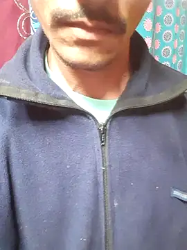 Snapshot of Burhade-- chatting on December 17, 11:33 pm Burhade-- online show from December 17, 11:33 pm