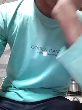 Snapshot of Burhade-- chatting on December 20, 5:31 pm Burhade-- online show from December 20, 5:31 pm