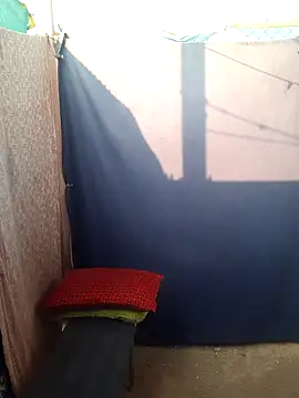 Snapshot of Burhade-- chatting on February 14, 11:51 am Burhade-- online show from February 14, 11:51 am