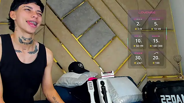 AmberAdams  online show from October 17, 3:47 pm