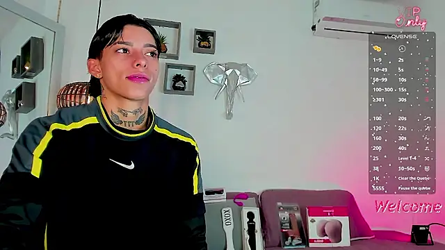 AmberAdams  online show from January 9, 2:42 pm