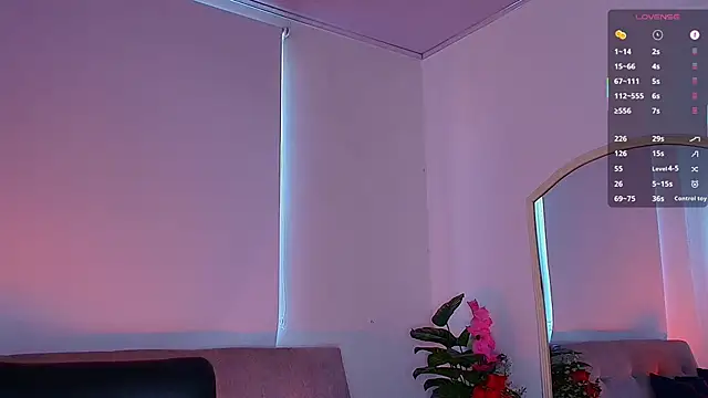 Snapshot of Valengarcia_ chatting on February 19, 10:17 pm Valengarcia online show from February 19, 10:17 pm