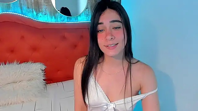 Emma Sophia2 online show from January 3, 9:15 am