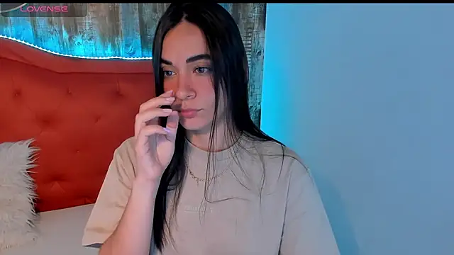 Emma Sophia2 online show from February 11, 4:33 am