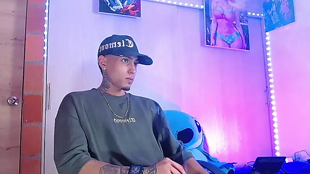 Liam lee online show from November 18, 3:05 pm