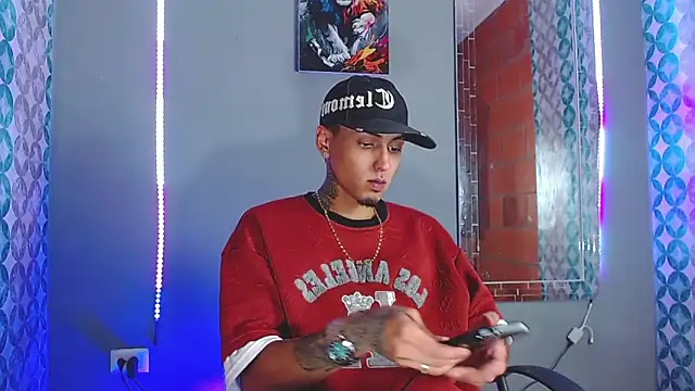 Liam lee online show from April 12, 12:04 am