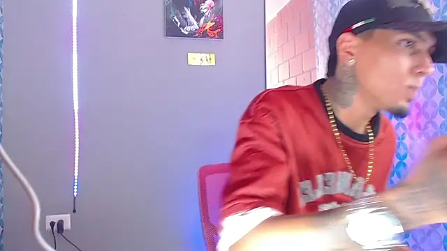 Liam lee online show from April 16, 8:20 pm