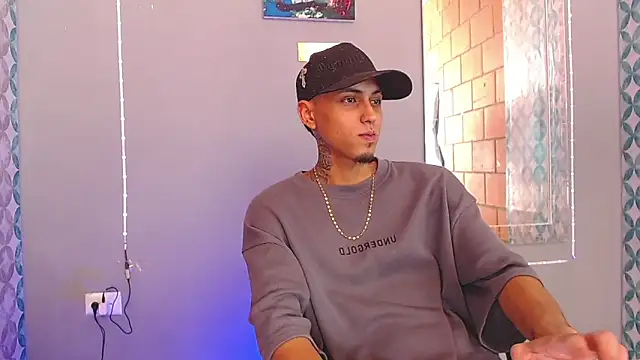 Snapshot of Liam_lee chatting on June 20, 8:55 pm Liam lee online show from June 20, 8:55 pm