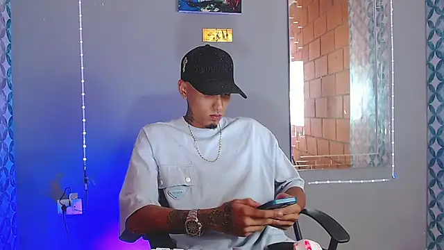Snapshot of Liam_lee chatting on July 11, 9:16 pm Liam lee online show from July 11, 9:16 pm