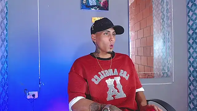 Snapshot of Liam_lee chatting on July 25, 9:34 pm Liam lee online show from July 25, 9:34 pm