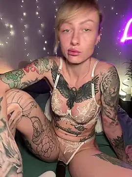 haileyhope  online show from February 10, 9:08 pm