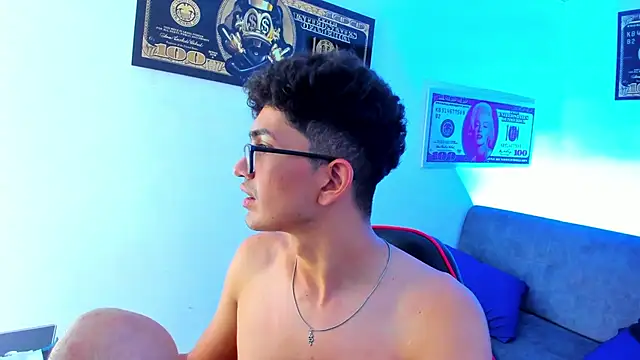 TylerWhite  online show from January 7, 8:56 am