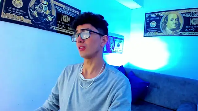 TylerWhite  online show from January 8, 5:59 am