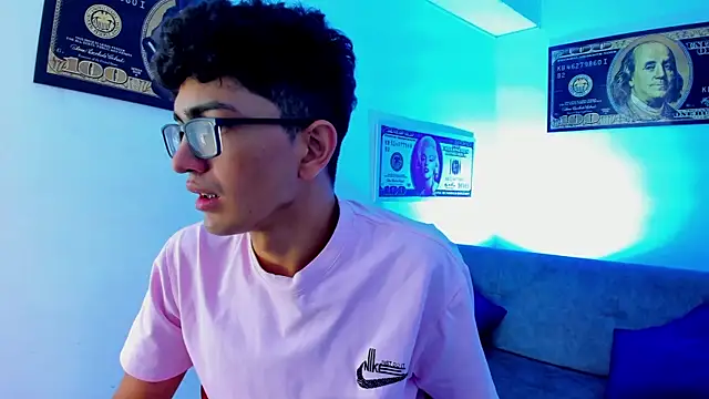 TylerWhite  online show from January 9, 5:55 am
