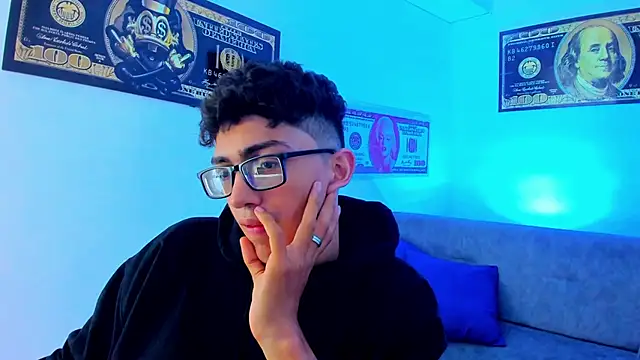 TylerWhite  online show from January 14, 6:34 am