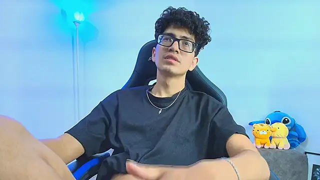 TylerWhite  online show from October 25, 3:25 am