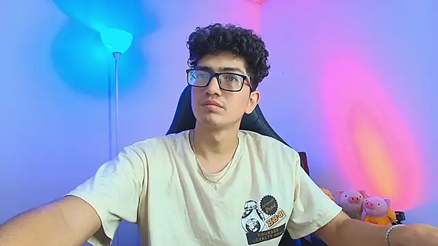 TylerWhite  online show from January 6, 3:32 am