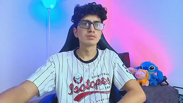 TylerWhite  online show from January 17, 8:45 pm