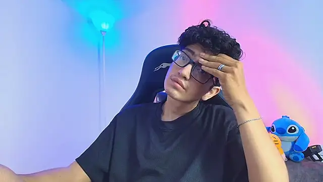 TylerWhite  online show from February 2, 12:59 pm