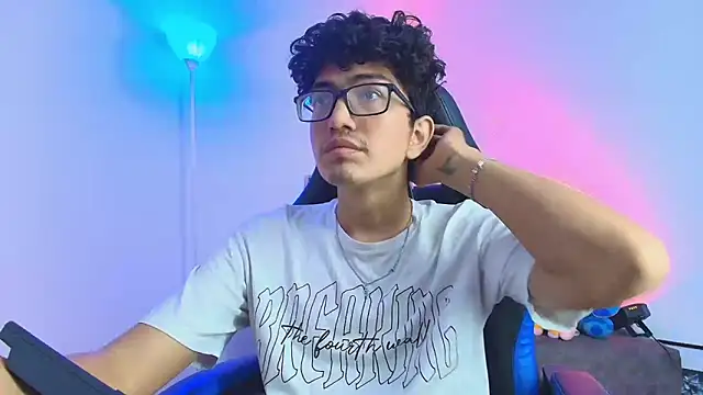 TylerWhite  online show from February 5, 1:16 pm