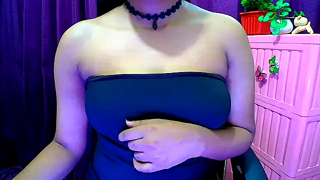 Snapshot of Kashish_11 chatting on December 21, 8:43 pm Kashish 11 online show from December 21, 8:43 pm