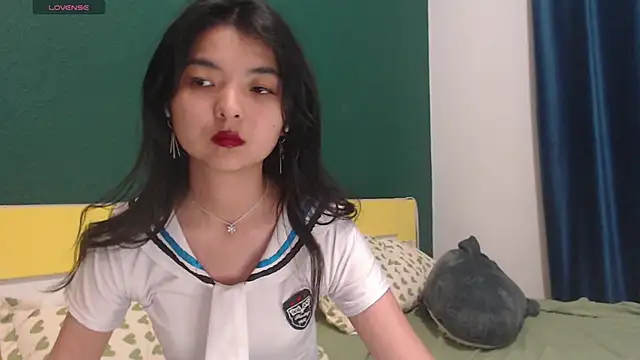 Snapshot of Shy_Kira chatting on June 17, 1:56 pm Shy Kira online show from June 17, 1:56 pm