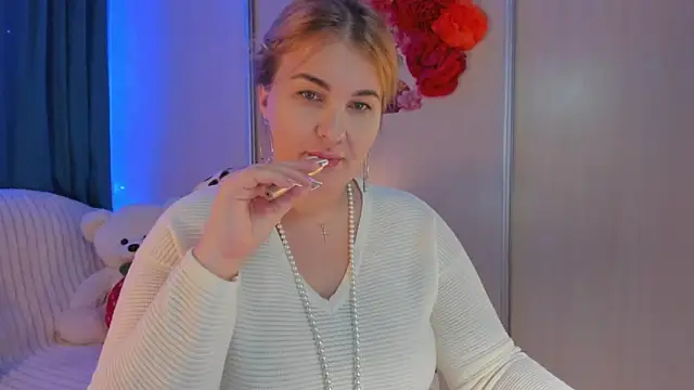 CoraSwon online show from December 26, 5:04 am