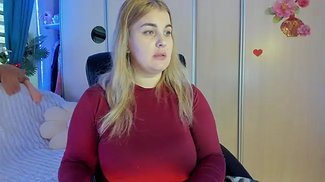 Snapshot of CoraSwon chatting on February 17, 7:38 am CoraSwon online show from February 17, 7:38 am