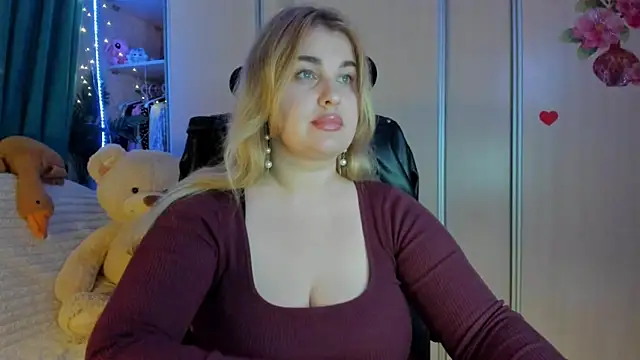 Snapshot of CoraSwon chatting on March 4, 5:30 pm CoraSwon online show from March 4, 5:30 pm