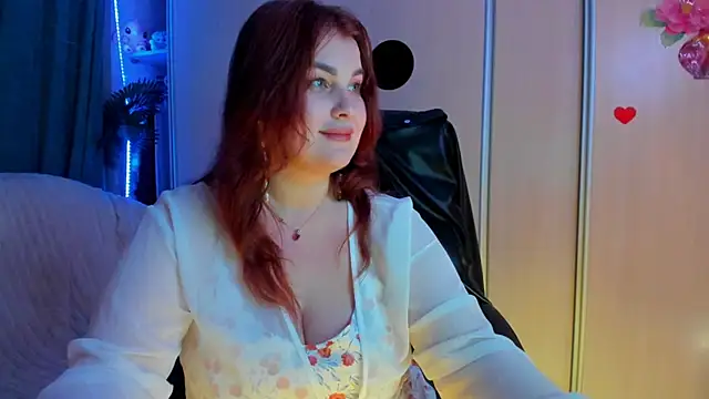 CoraSwon online show from April 19, 7:27 pm