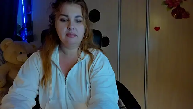 CoraSwon online show from June 6, 4:23 pm