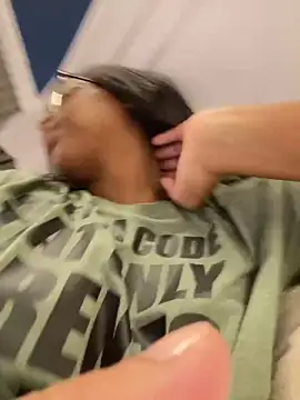 Snapshot of KLoveeee chatting on December 13, 11:21 pm KLoveeee online show from December 13, 11:21 pm