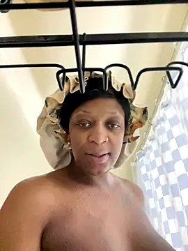 Snapshot of KLoveeee chatting on December 14, 7:29 pm KLoveeee online show from December 14, 7:29 pm