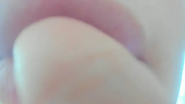 KarelySexy online show from May 8, 8:25 pm