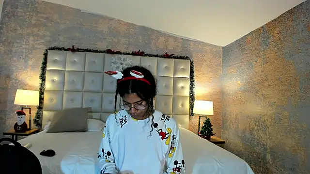 Maxim-Walker online show from December 21, 3:02 am