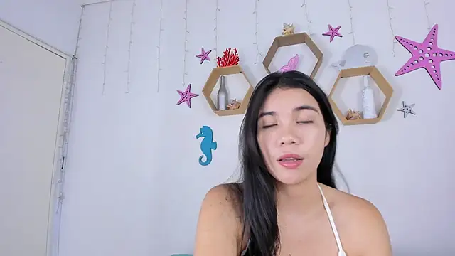 Emiily Parkerr online show from December 7, 3:04 am