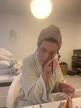 Off  Melonenmandy online show from October 13, 5:29 am