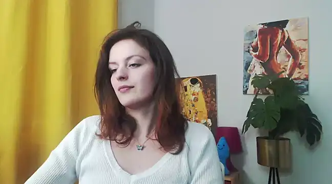 juicyNadine online show from January 3, 12:30 pm