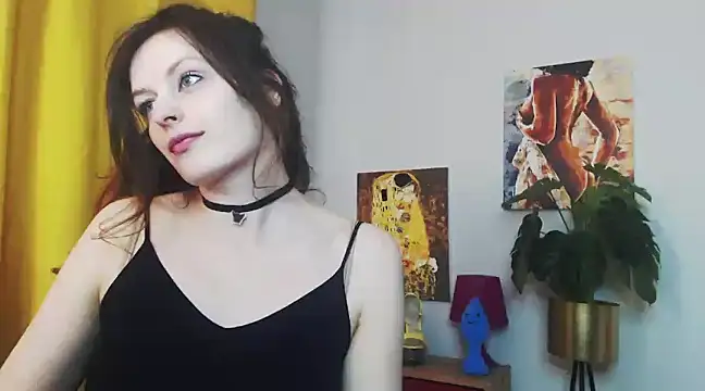 juicyNadine online show from February 5, 9:25 am