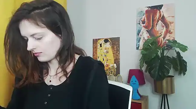 juicyNadine online show from March 14, 9:24 am