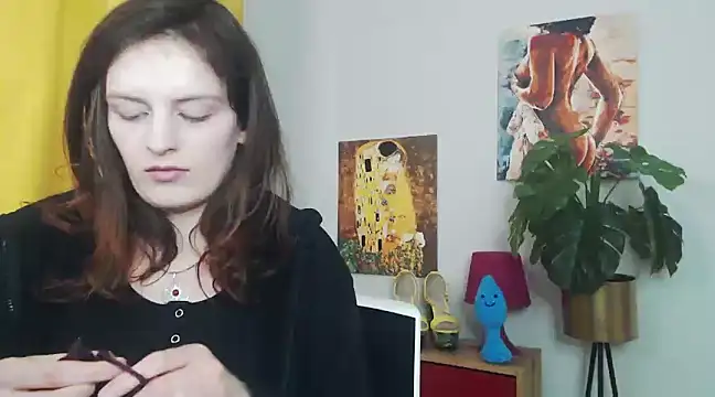 juicyNadine online show from March 14, 12:29 pm