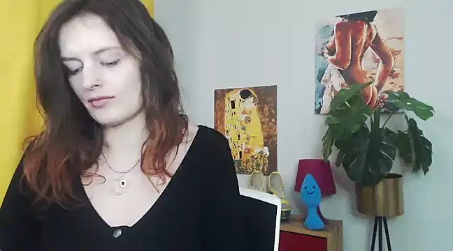 juicyNadine online show from March 15, 10:35 am