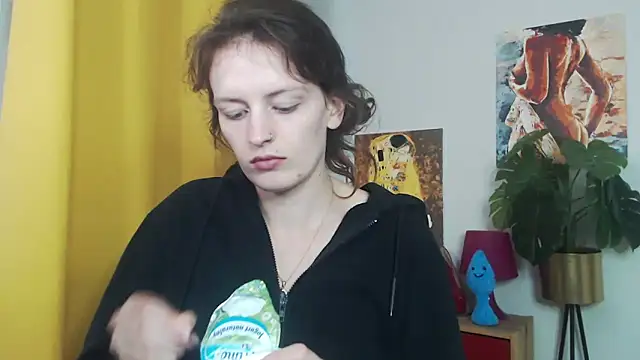 juicyNadine online show from September 16, 4:35 am