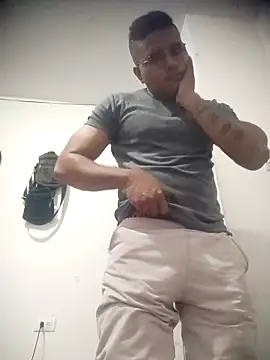 SaucyAffair0 online show from March 25, 12:38 am